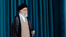Lideri i Iranit fajëson SHBA-në e Izraelin për protestat