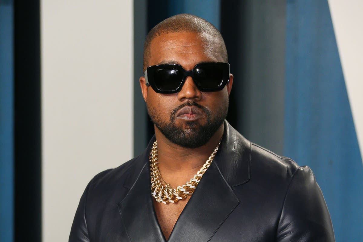 Kanye West bëri bujë në shfaqjen e koleksionit të tij në Paris