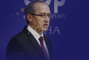 Avdullah Hoti - ish-kryeminister i Kosoves