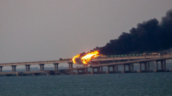 Zjarri kaplon urën e vetme që lidh Krimenë me Rusinë