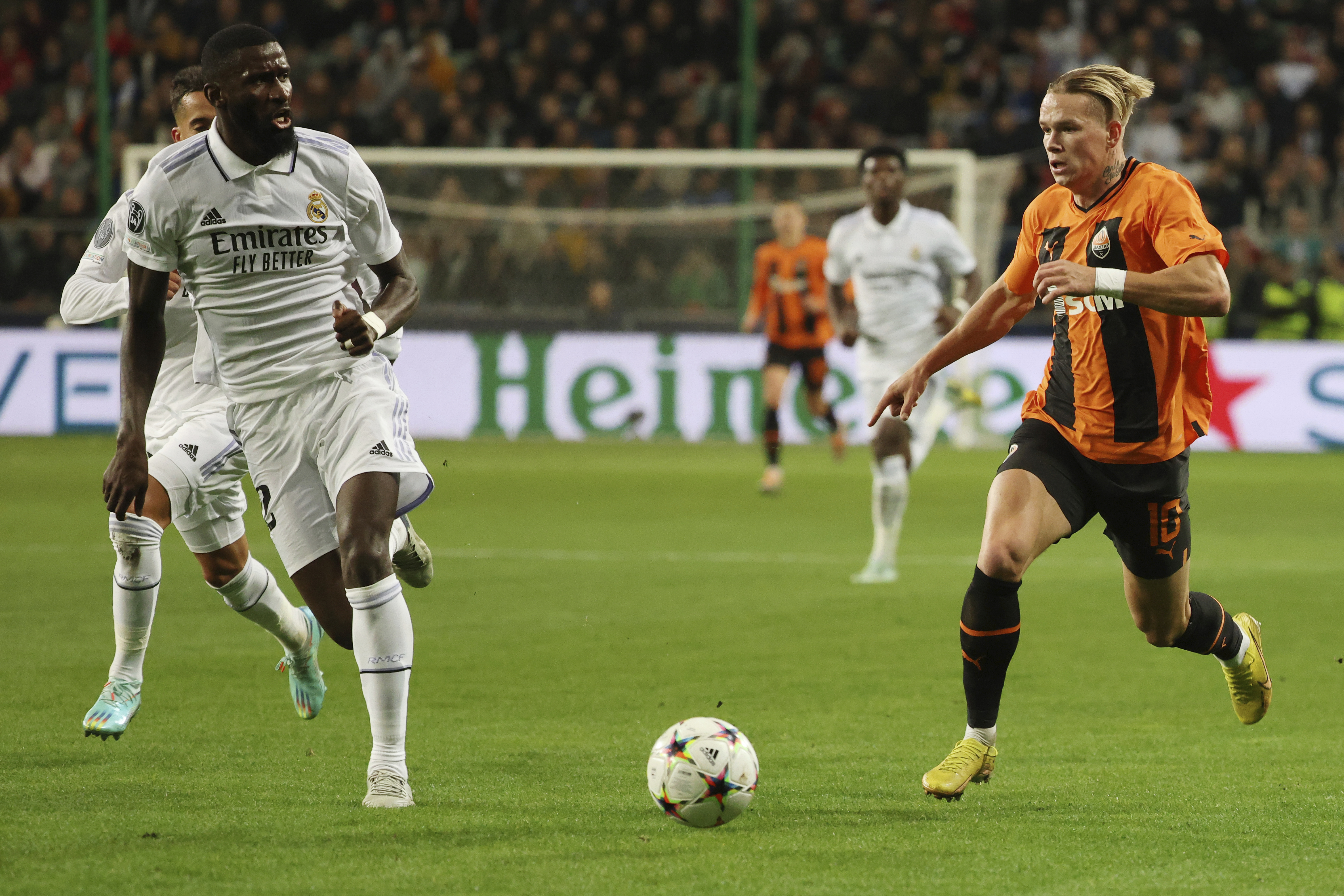 Mbyllet pa gola pjesa e parë Shakhtar – Real 