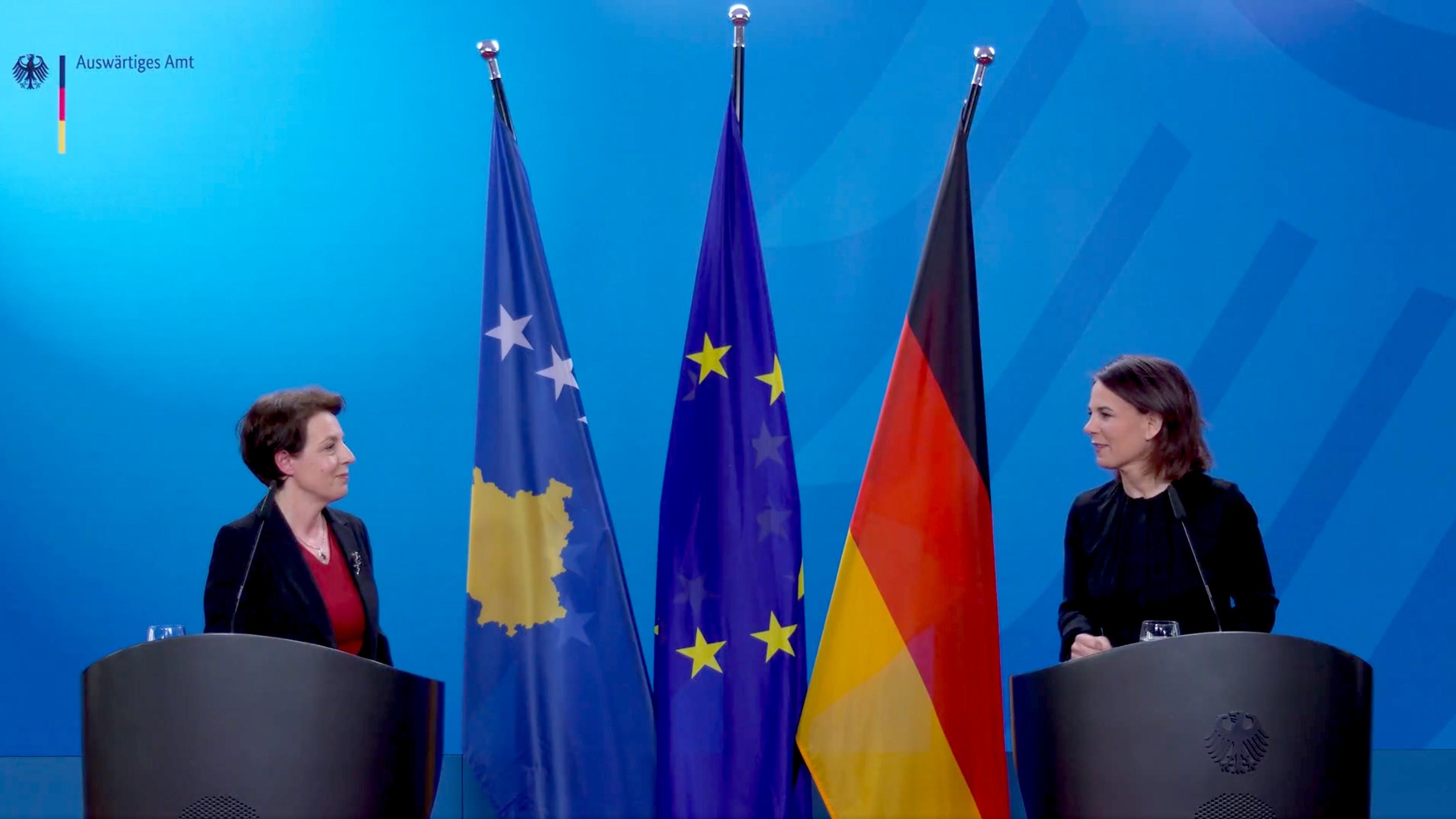 Baerbock: Serbia nuk mund të hyjë në BE pa njohur Kosovën
