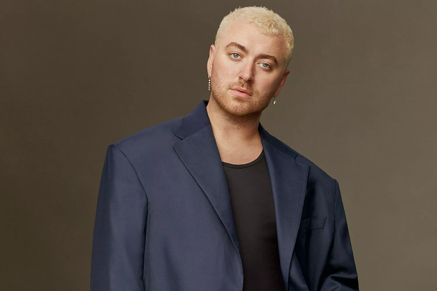 Sam Smith paralajmëron albumin e katërt “Gloria”