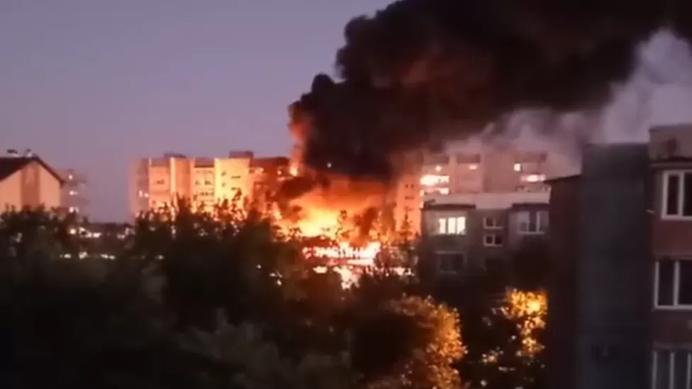 13 të vdekur në Rusi nga përplasja e avionit luftarak me një ndërtesë banimi