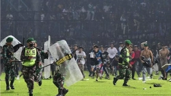 Indonezia do ta shkatërrojë stadiumin ku humbën jetën 131 tifozë futbolli