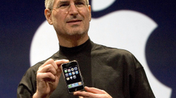 iPhone i gjeneratës së parë shitet për 40 mijë dollarë