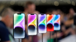Apple pritet të lansojë një iPad të palosshëm e jo një iPhone më 2024