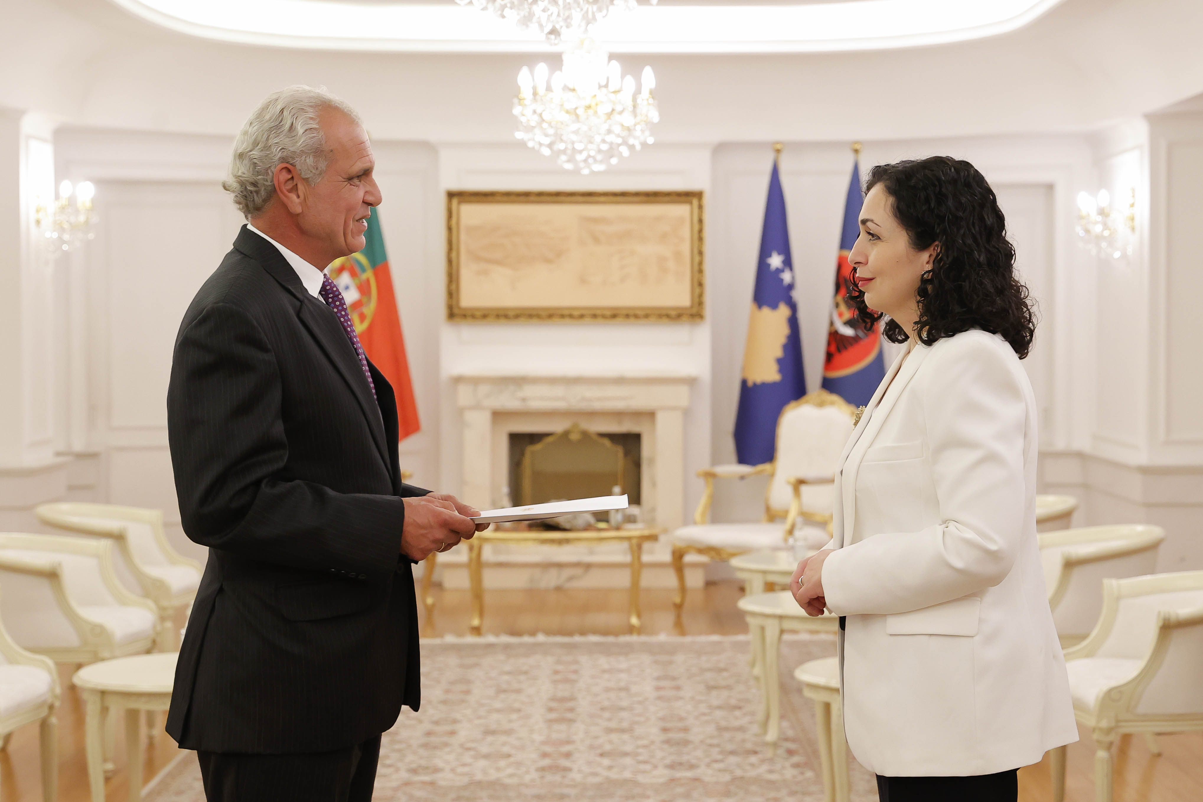 Osmani takon ambasadorin portugez: Liberalizimi i vizave s’duhet të mbetet peng i teknikaliteteve