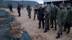 Putini viziton të mobilizuarit në terrenin e stërvitjes