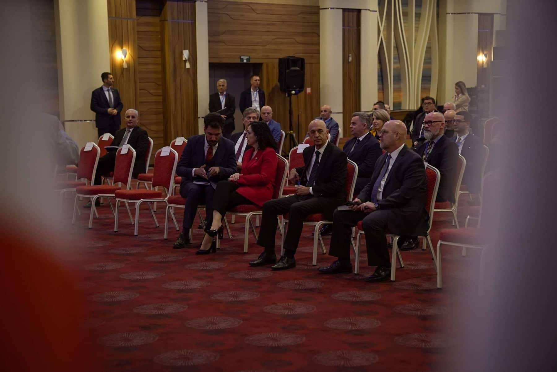 Presidentja Osmani fton institucionet e drejtësisë të jenë pjesë e procesit të vettingut