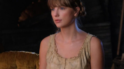 Taylor Swift vjen në rolin e Hirushes në videoprojektin e ri “Bejeweled”
