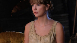 Taylor Swift vjen në rolin e Hirushes në videoprojektin e ri “Bejeweled”