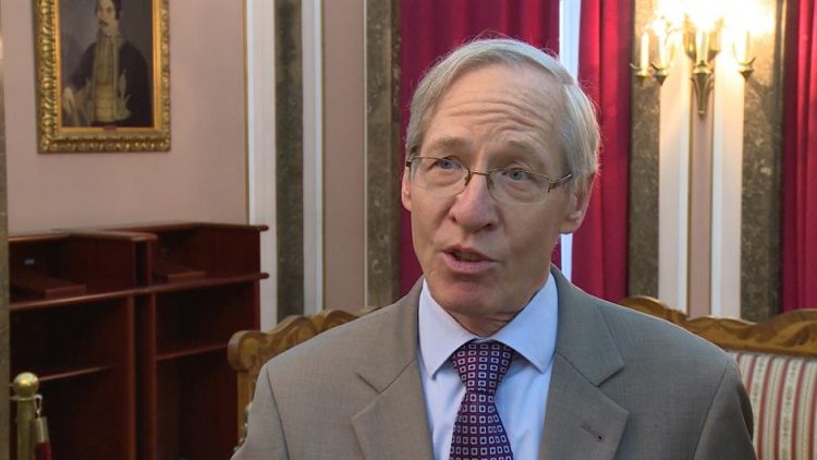 Ish-ambasadori amerikan: Serbia ka zgjedhur Rusinë, fqinjët t’i druhen