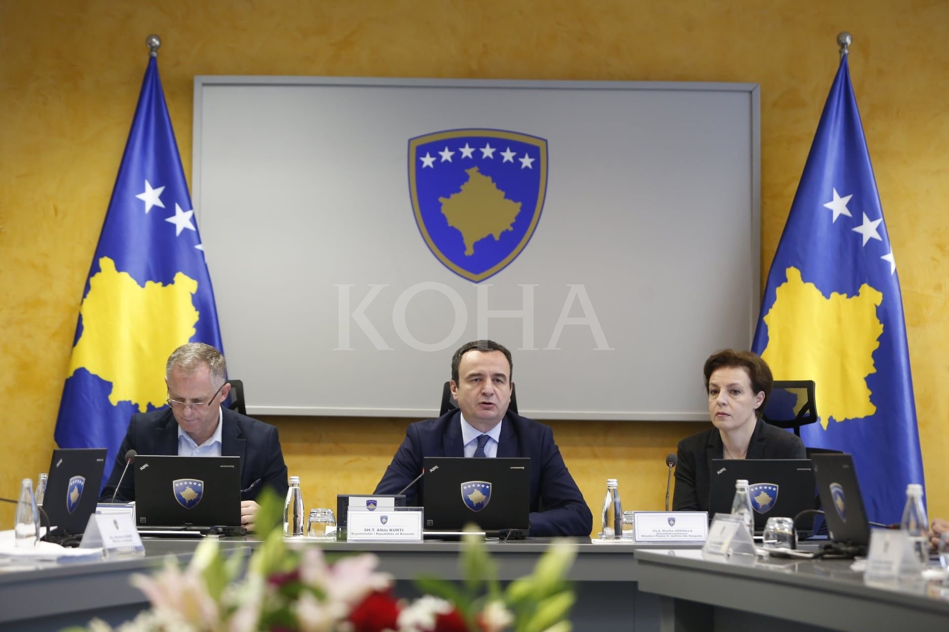 Kurti përmend sukseset e sportistëve dhe artistëve, premton mbështetje të vazhdueshme