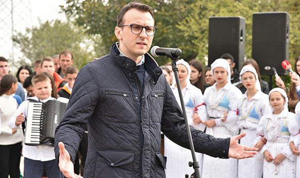 Petkoviqi mbërrin në Kosovë pas dhjetë ndalesave