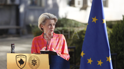 Ursula von der Leyen viziton Kosovën, takon Osmanin e Kurtin