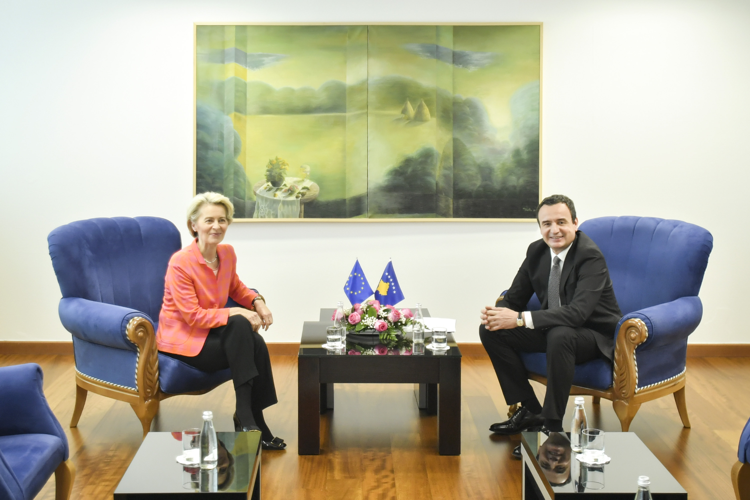 Kurti takon Von der Leyen: Sivjet Kosova aplikon për anëtarësim në BE