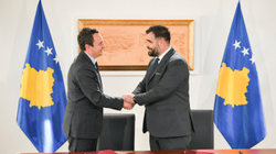 Qeveria dhe KKSH-ja me memorandum synojnë promovimin e të drejtave të shqiptarëve në Luginë