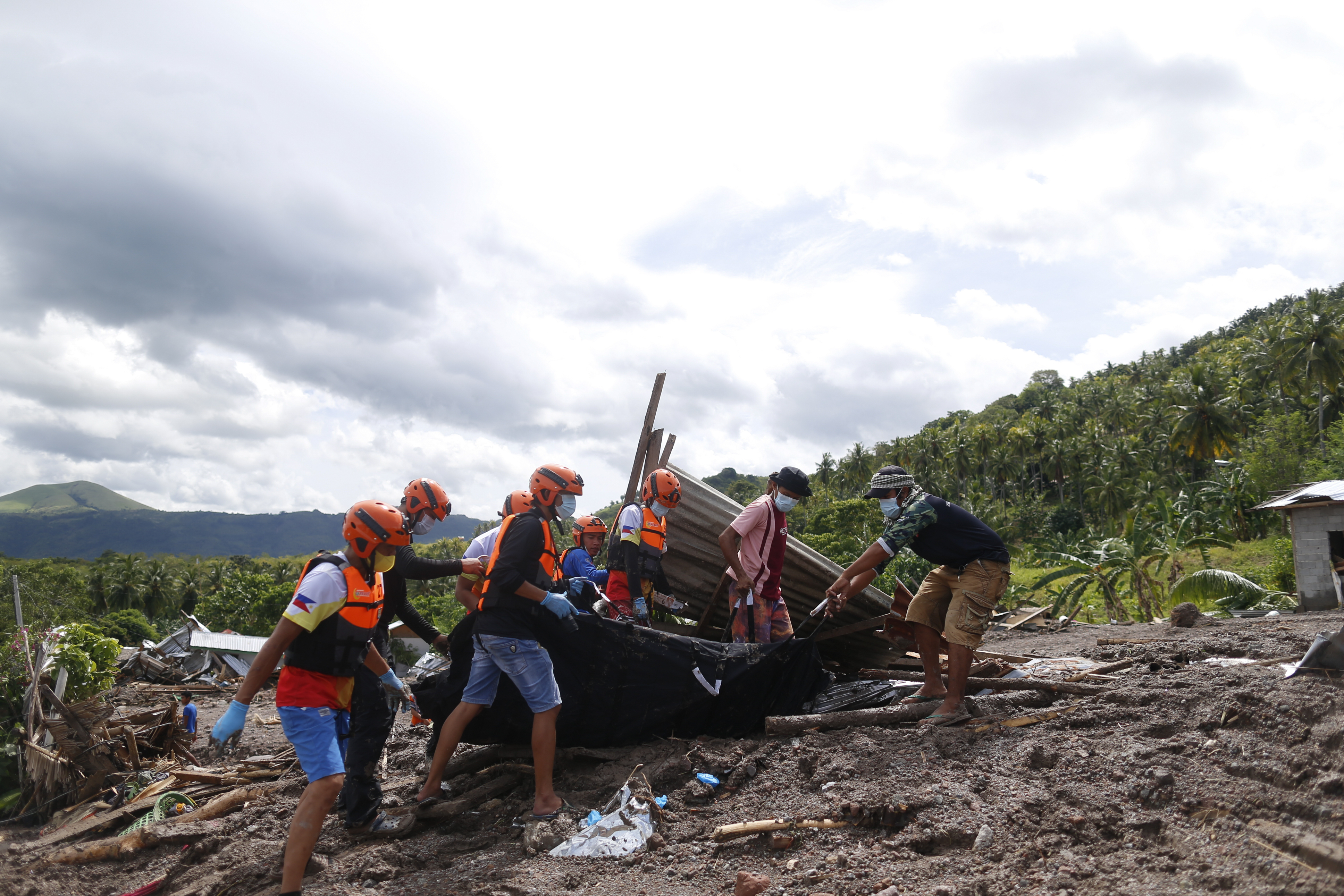 Të paktën 45 të vdekur nga një stuhi në Filipine