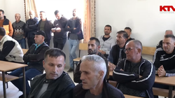 Banorët e Klinës akuzojnë kompaninë e çimentos për mashtrim në marrjen e lejes ndërtimore