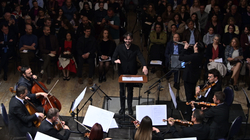 Filharmonia bashkon stile e interpretues në mbrëmjen unike të muzikës
