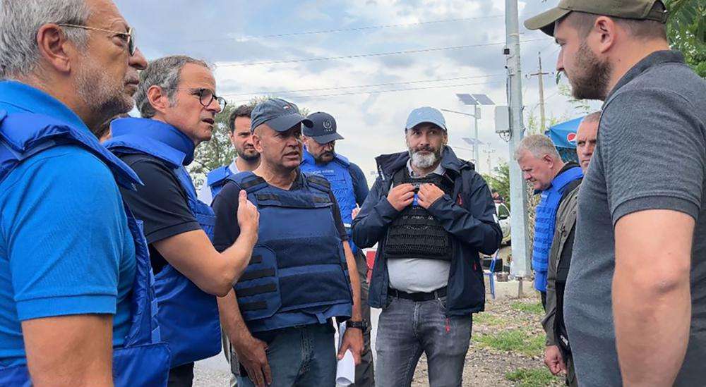 U vonuan për shkak të bombardimeve, inspektorët e OKB-së arrijnë në centralin bërthamor të Ukrainës