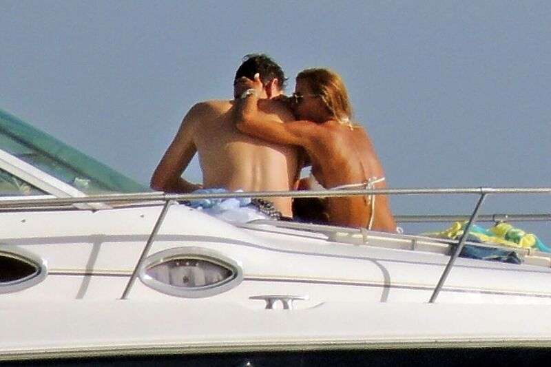 Iker Casillas në lidhje me vejushën e ish-lojtarit të Barcelonës që kreu vetëvrasje