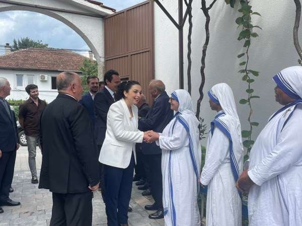 Osmani: Jam krenare me shembullin që la pas Nënë Tereza