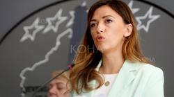 Ministrja Haxhiu pretendon se pas vrasjes së Astrit Deharit pati manipulim të provave