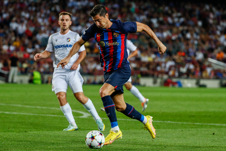 Lewandowski shënon, Barcelona udhëheq 2:0