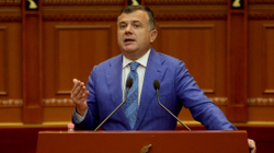 Balla paralajmëron se Sali Berisha do të shpallet non grata edhe nga BE-ja