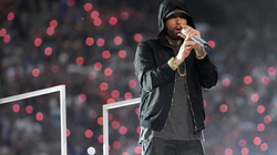 Eminem për problemet me mbidozën: U desh shumë kohë që truri im të funksiononte sërish