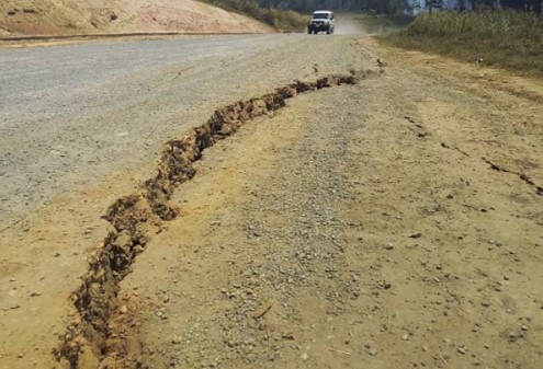 Tërmet 7.6 ballë Rihter në Papua Guine të Re, raportohet për tre të vdekur
