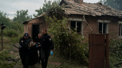 Nis “pastrimi” i qytetit të çliruar në Ukrainë