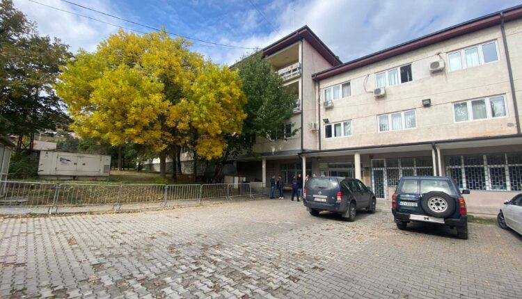 Një muaj paraburgim ndaj të dyshuarit se e nxiti të fejuarën 19-vjeçare në vetëvrasje