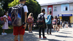 Sot pesë shkolla në Gjakovë nisin mësimin