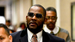 Këngëtari R. Kelly shpallet fajtor për abuzim seksual të fëmijëve