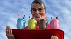 Dyqani amerikan i akulloreve hyn në “Guinnness”, bëri 266 shije “milkshake” për një orë