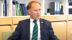 Ambasadori suedez përmend tetorin si sinjal për vizat