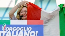 Partia që pritet t’i fitojë zgjedhjet në Itali përjashton kandidatin, lavdëroi Hitlerin