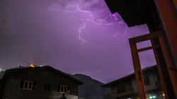Vetëtima vret 12 persona brenda një dite në Indi