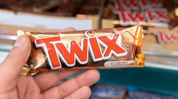 A e keni vërejtur ndonjëherë “shenjën e fshehur” në çokollatën Twix