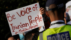 Protesta ne Ambasaden e Iranit ne Londer
