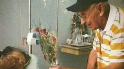 80-vjeçari i dërgon ushqim çdo mëngjes gruas me alzheimer në shtëpinë e kujdesit, ajo nuk e njeh”