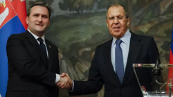 SHBA-ja i kërkon shpjegime, BE-ja e frustruar me Serbinë për marrëveshjen me Rusinë