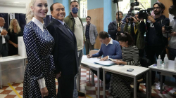 Berlusconi fiton ulëse në Senatin italian një dekadë pasi iu ndaluan postet publike