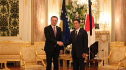 Kurti e fton kryeministrin japonez Kishida për vizitë në Kosovë