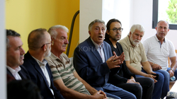 Ndarja e SBASHK-ut: Një grup kërkon të vazhdohet greva, tjetri të ndërpritet