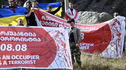 “Në sondazhe mbështesni luftën, pse po ikni tani?”, mesazh për refugjatët rusë