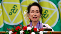 Aung San Suu Kyi dënohet me tre vjet burgim